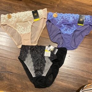 Wacoal Hi-Cut Brief (3pairs)- Size Medium